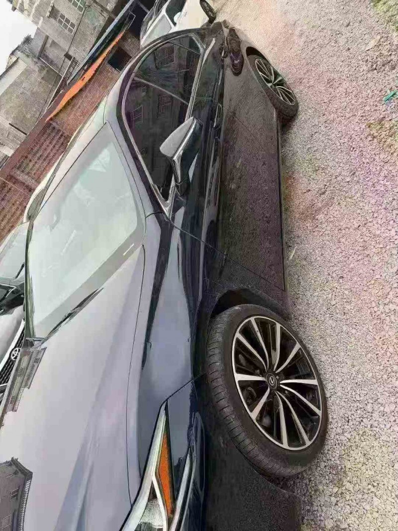 梧州21年雷克萨斯ES2