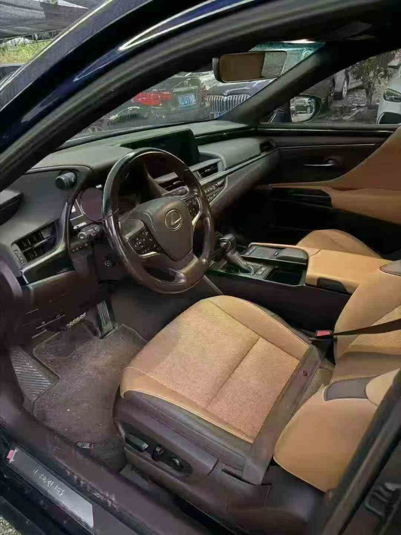 梧州21年雷克萨斯ES5