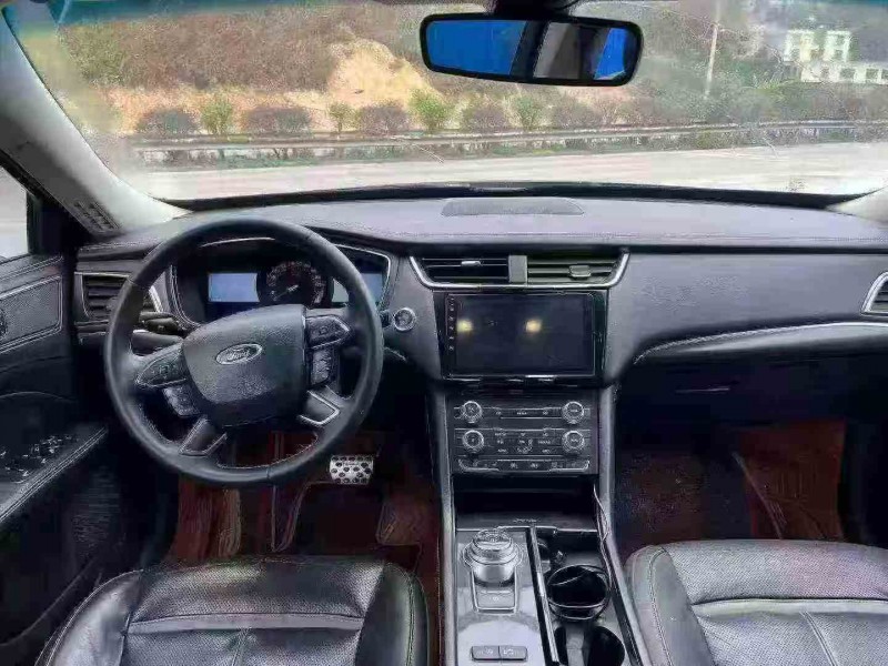 防城港18年福特金牛座4