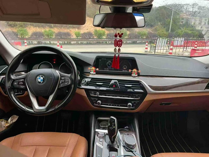 防城港18年寶馬5系4