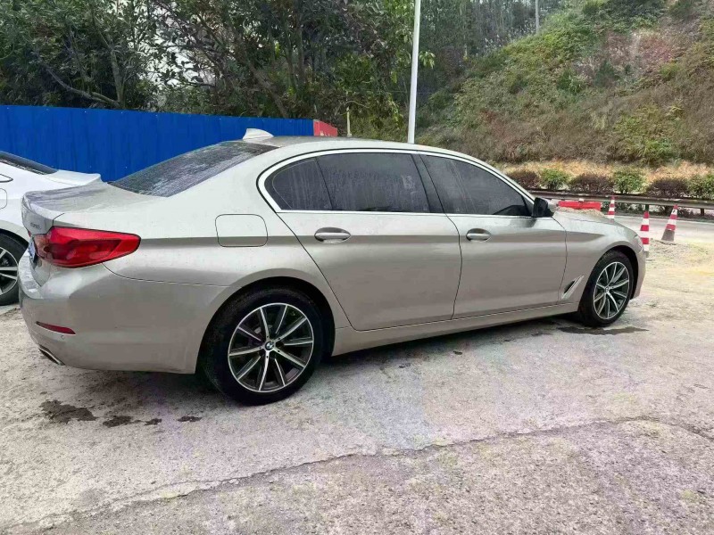 防城港18年寶馬5系8