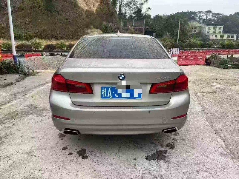 防城港18年寶馬5系9