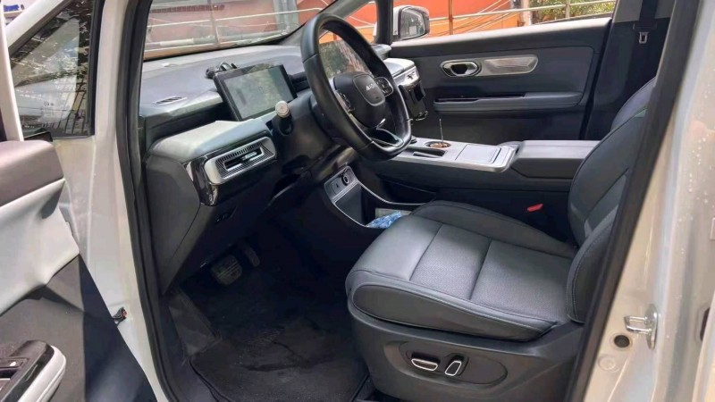 嘉興23年傳祺埃安Y6