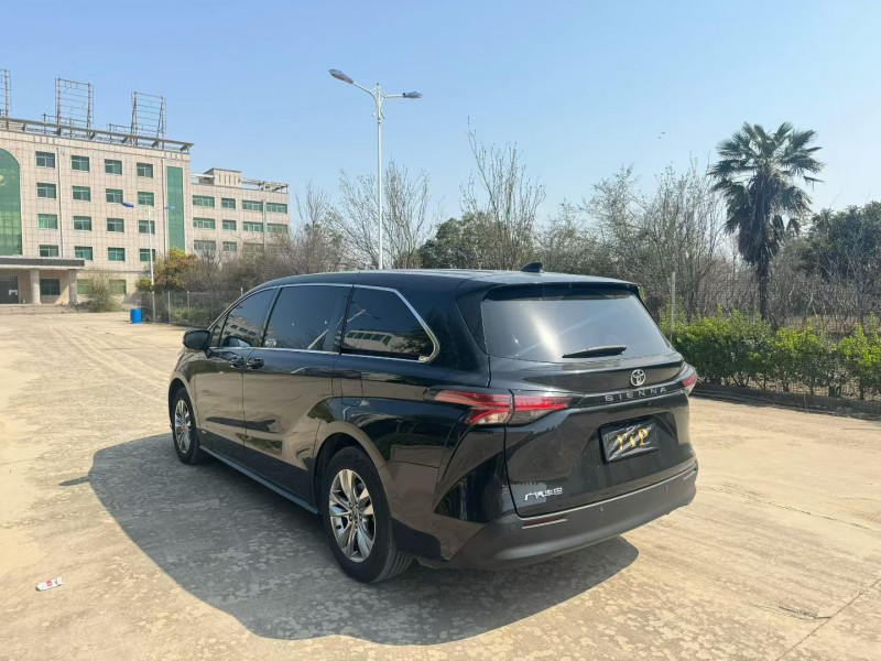 許昌24年豐田塞納9