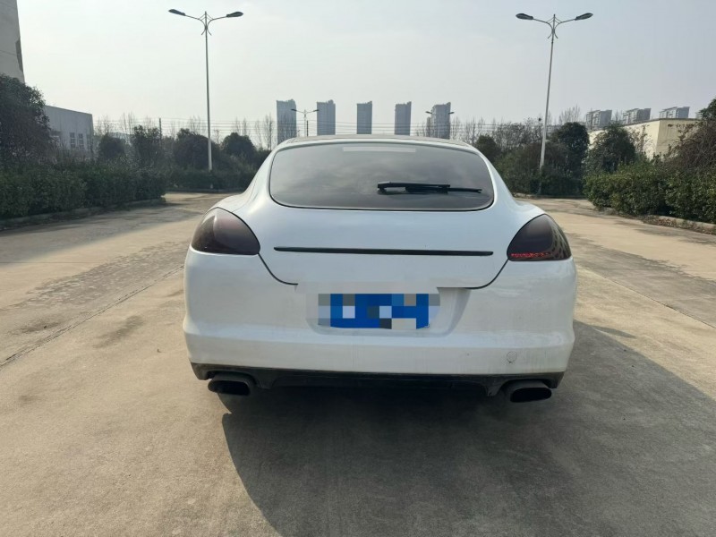 许昌12年保时捷帕拉梅拉2