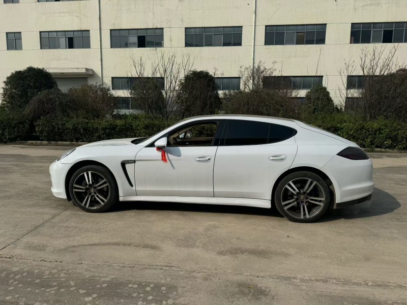 许昌12年保时捷帕拉梅拉3