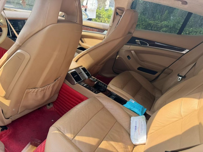 许昌12年保时捷帕拉梅拉4