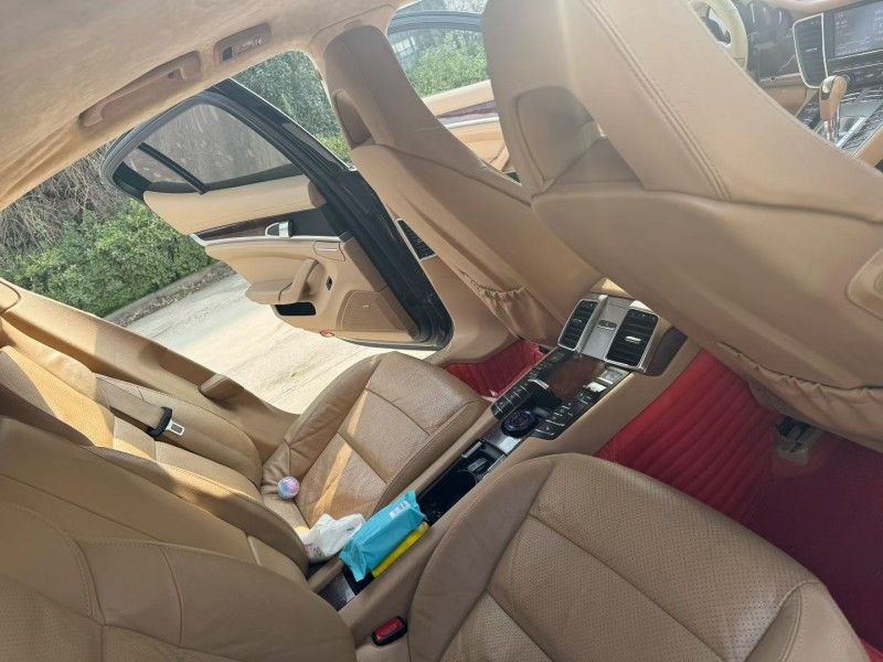 许昌12年保时捷帕拉梅拉5