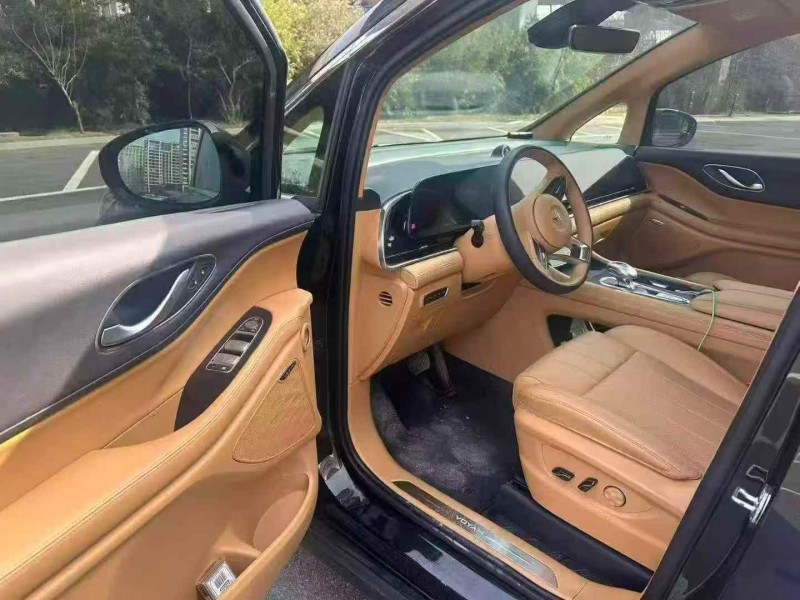 南通23年岚图汽车梦想家4