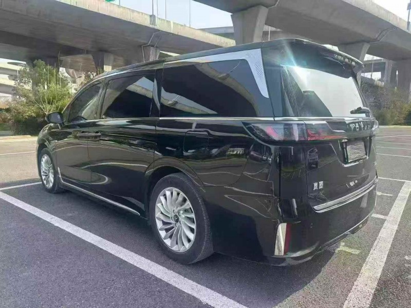 南通23年岚图汽车梦想家8