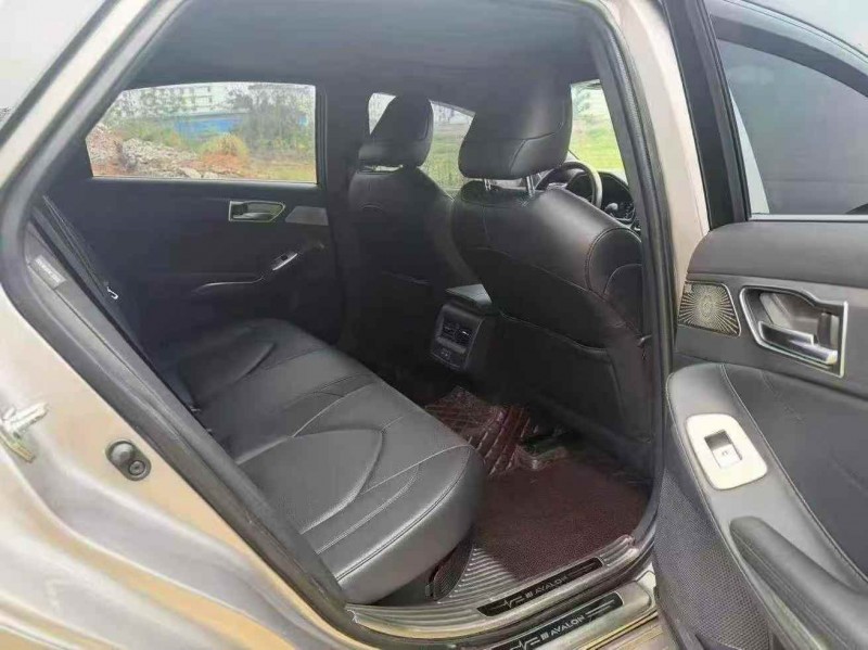 防城港23年丰田亚洲龙8