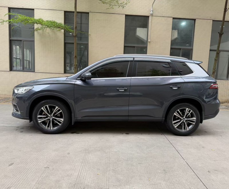 佛山20年比亚迪宋4