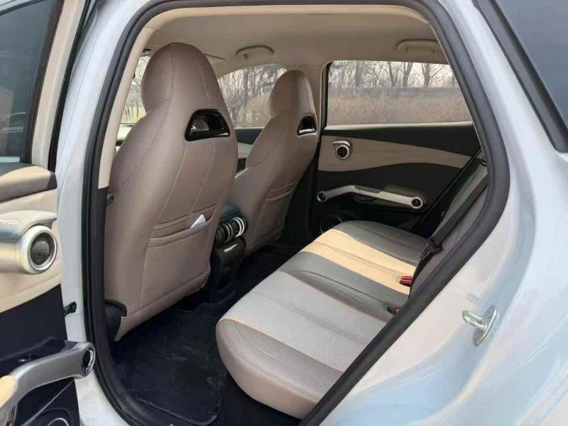 济宁24年比亚迪元5