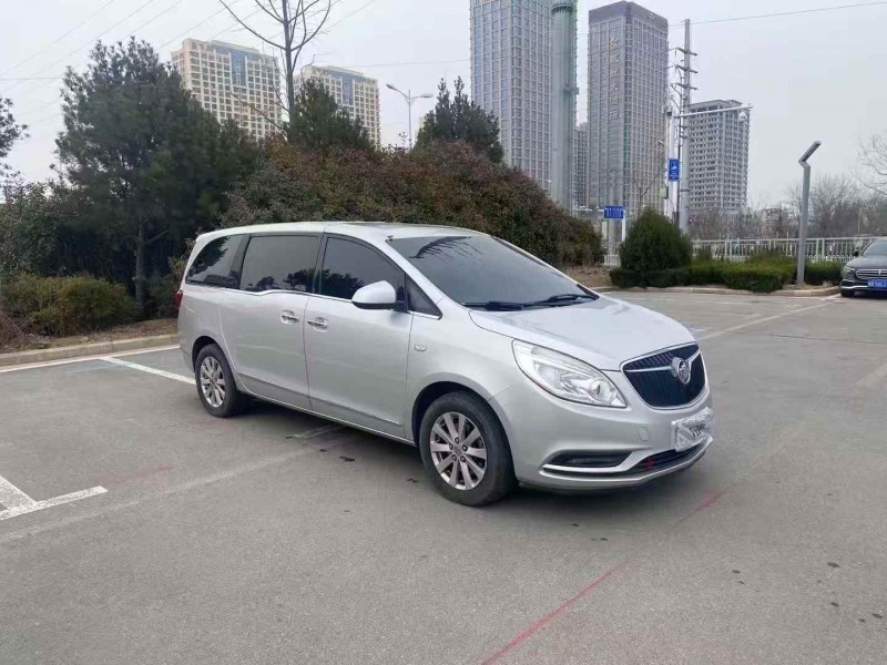 金华17年别克GL83