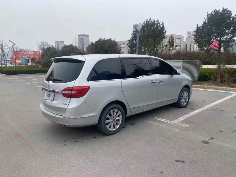 金华17年别克GL87