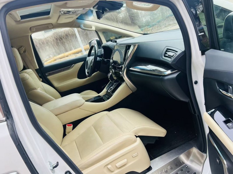 烟台21年丰田威尔法3