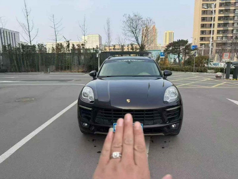 枣庄16年保时捷Macan1