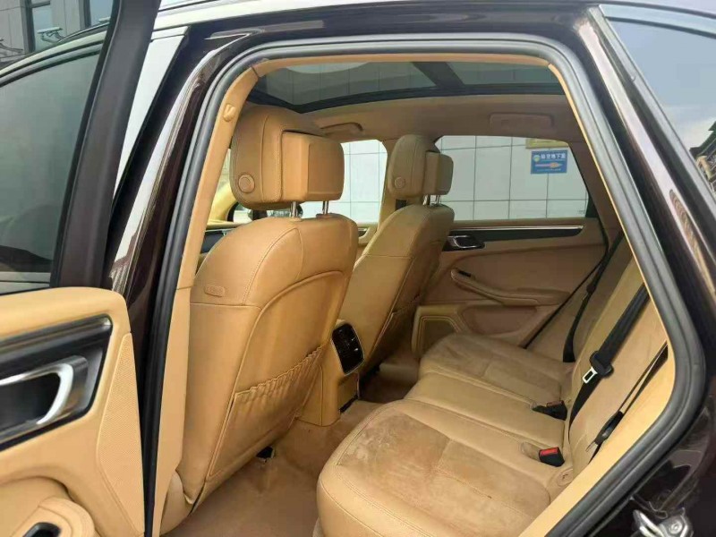 枣庄16年保时捷Macan5