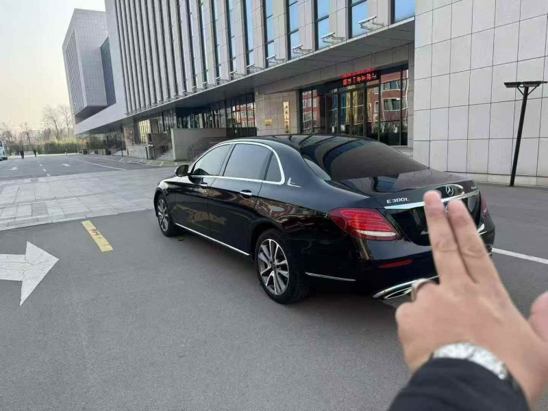 东营17年奔驰E4