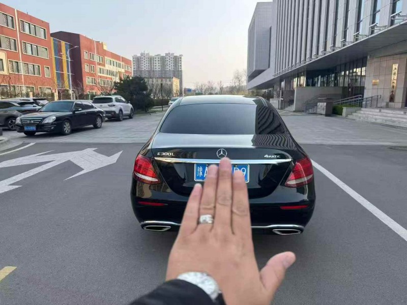 东营17年奔驰E9