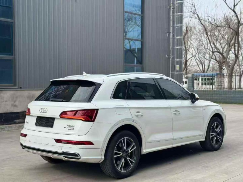 咸陽19年奧迪Q58