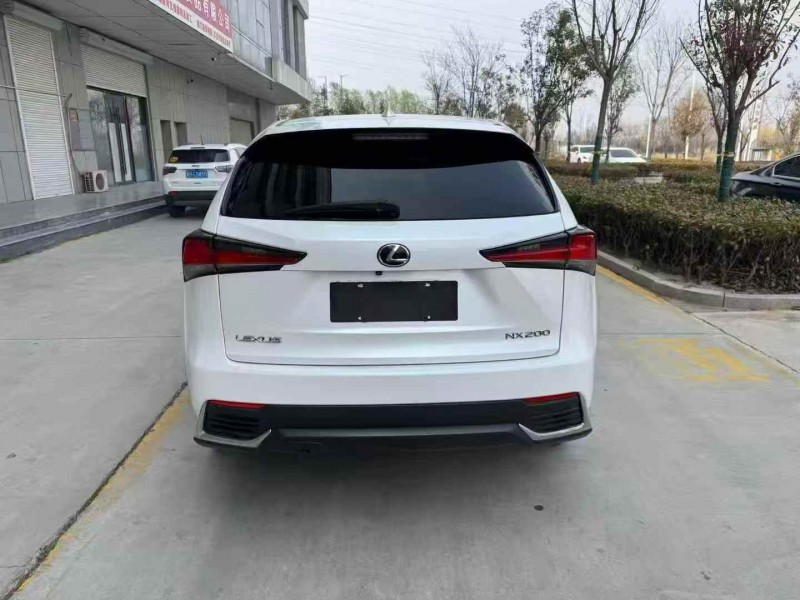济宁18年雷克萨斯NX9