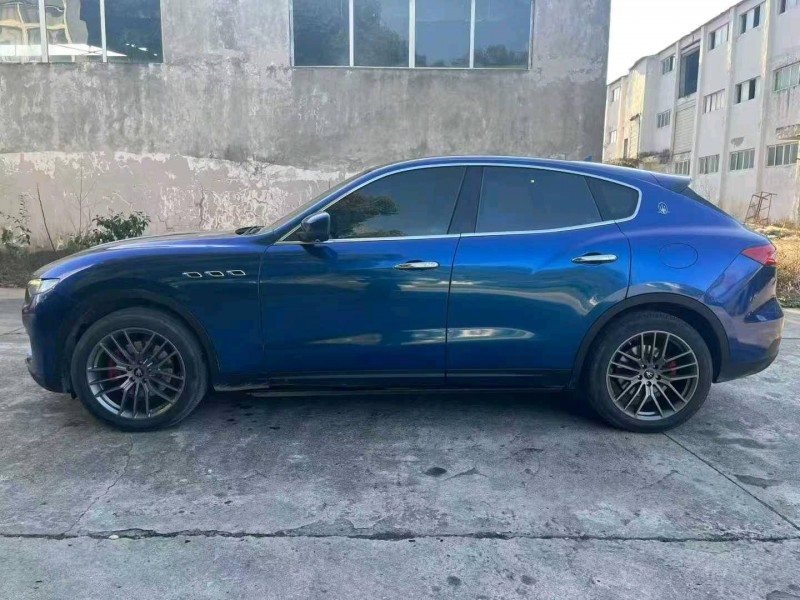 襄阳18年玛莎拉蒂Levante4