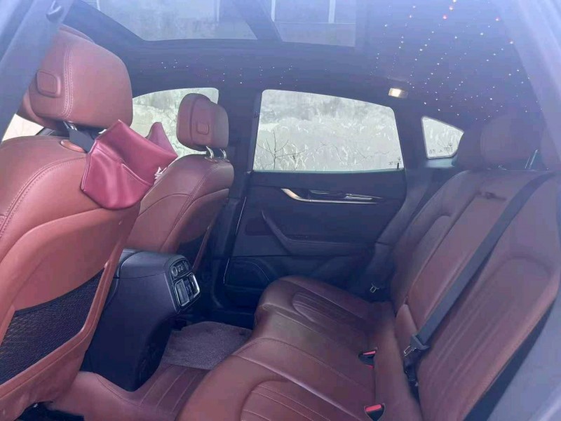 襄阳18年玛莎拉蒂Levante9