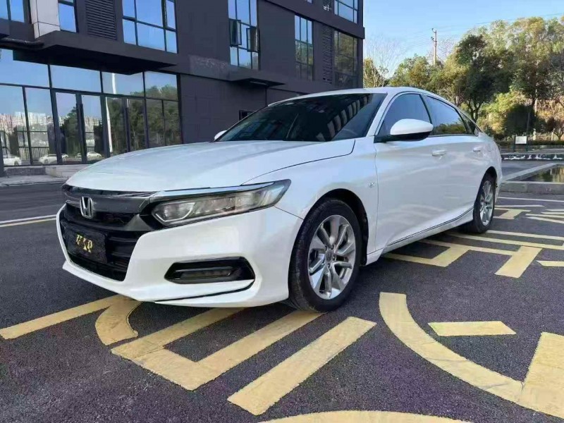 常州18年本田雅阁2