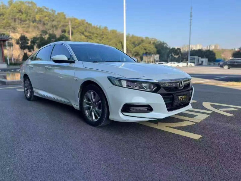 常州18年本田雅阁3