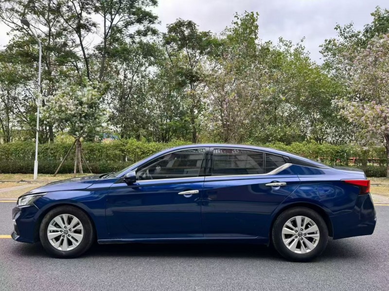 广州20年日产轩逸4