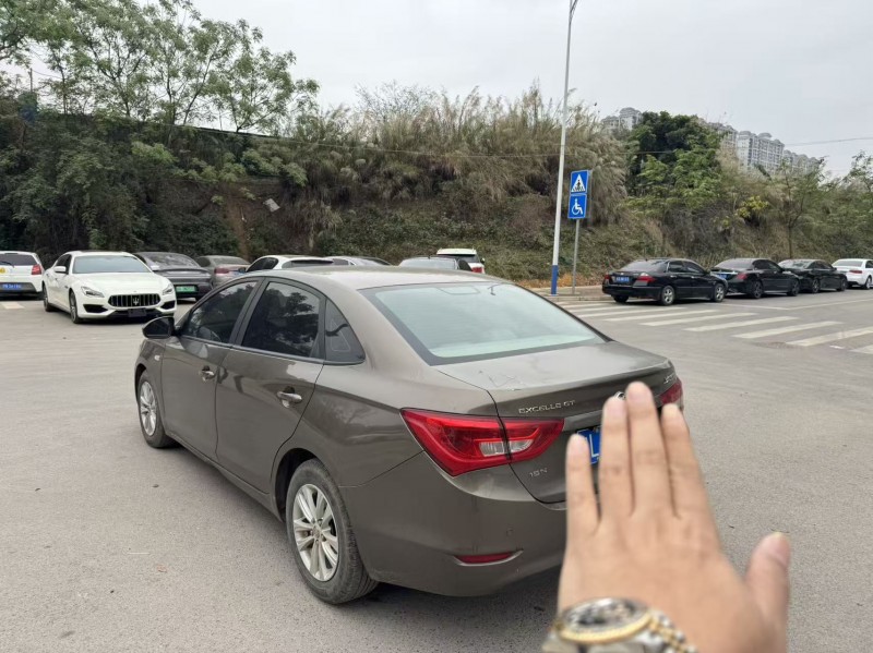 桂林18年別克英朗8