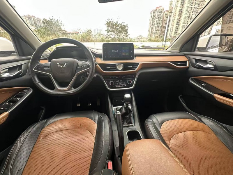 南寧18年五菱汽車宏光7