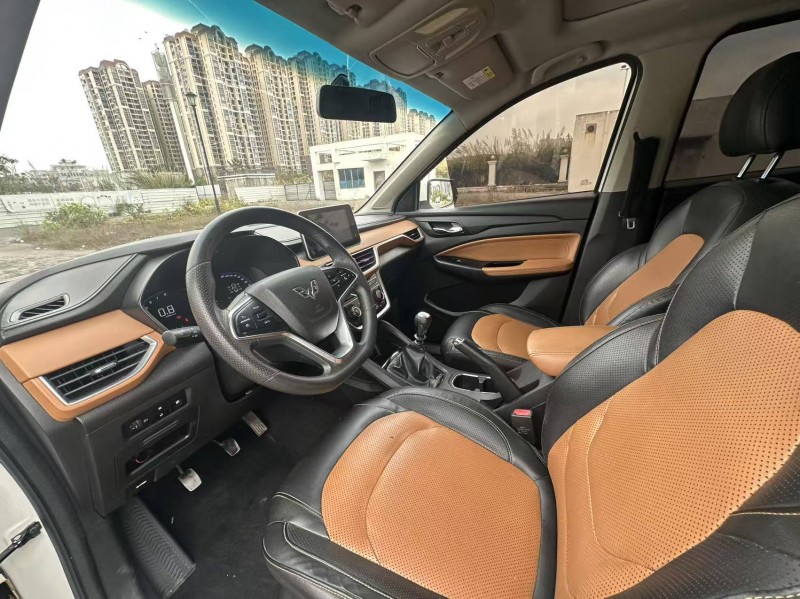 南寧18年五菱汽車宏光9