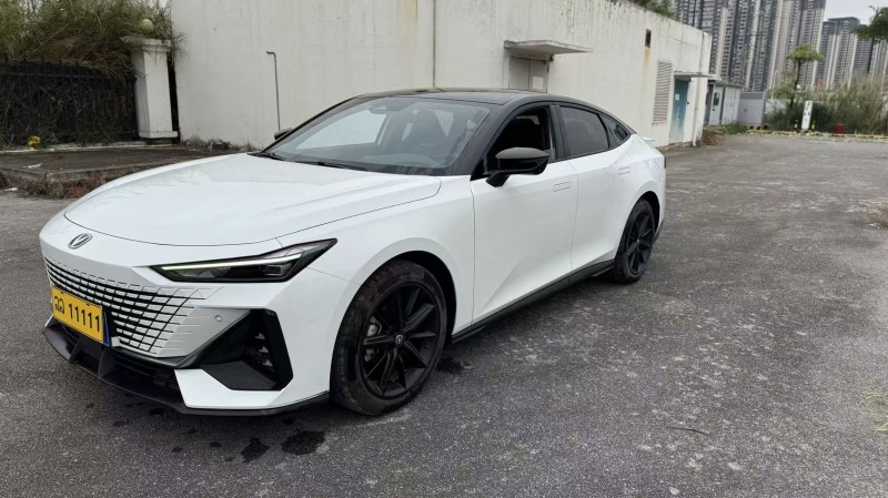 北海25年長安汽車UNI2