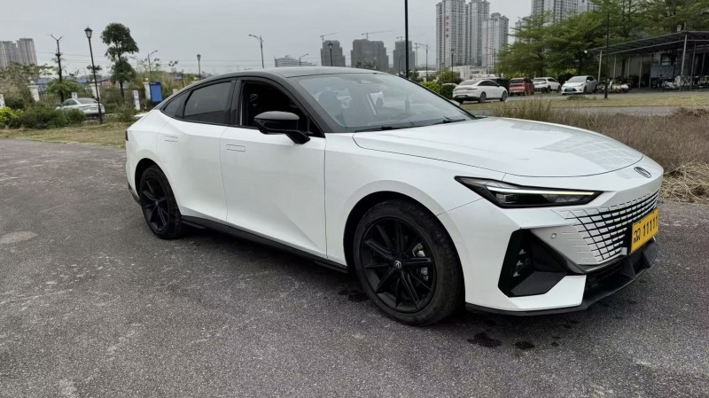 北海25年長安汽車UNI4