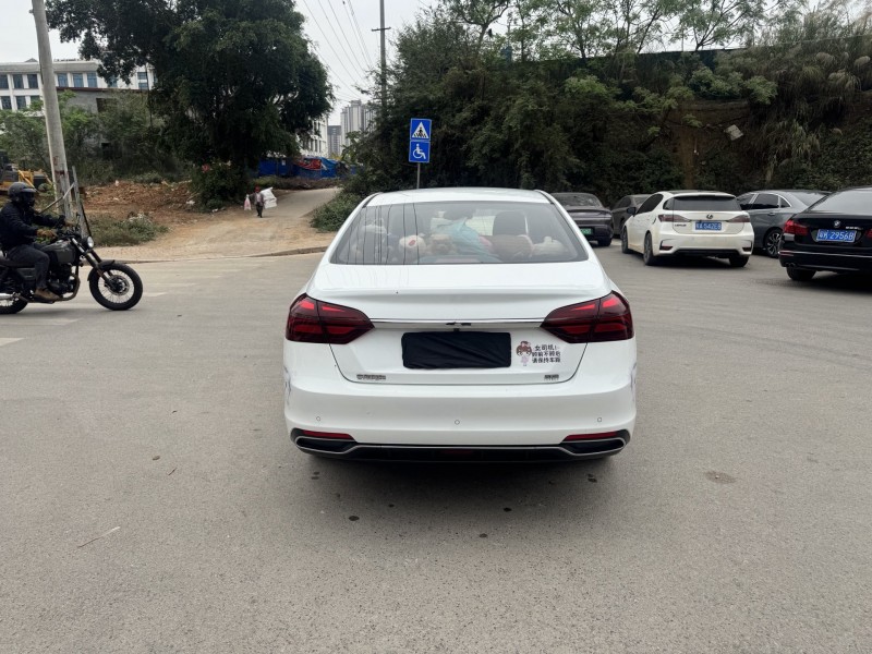 南寧19年吉利帝豪2