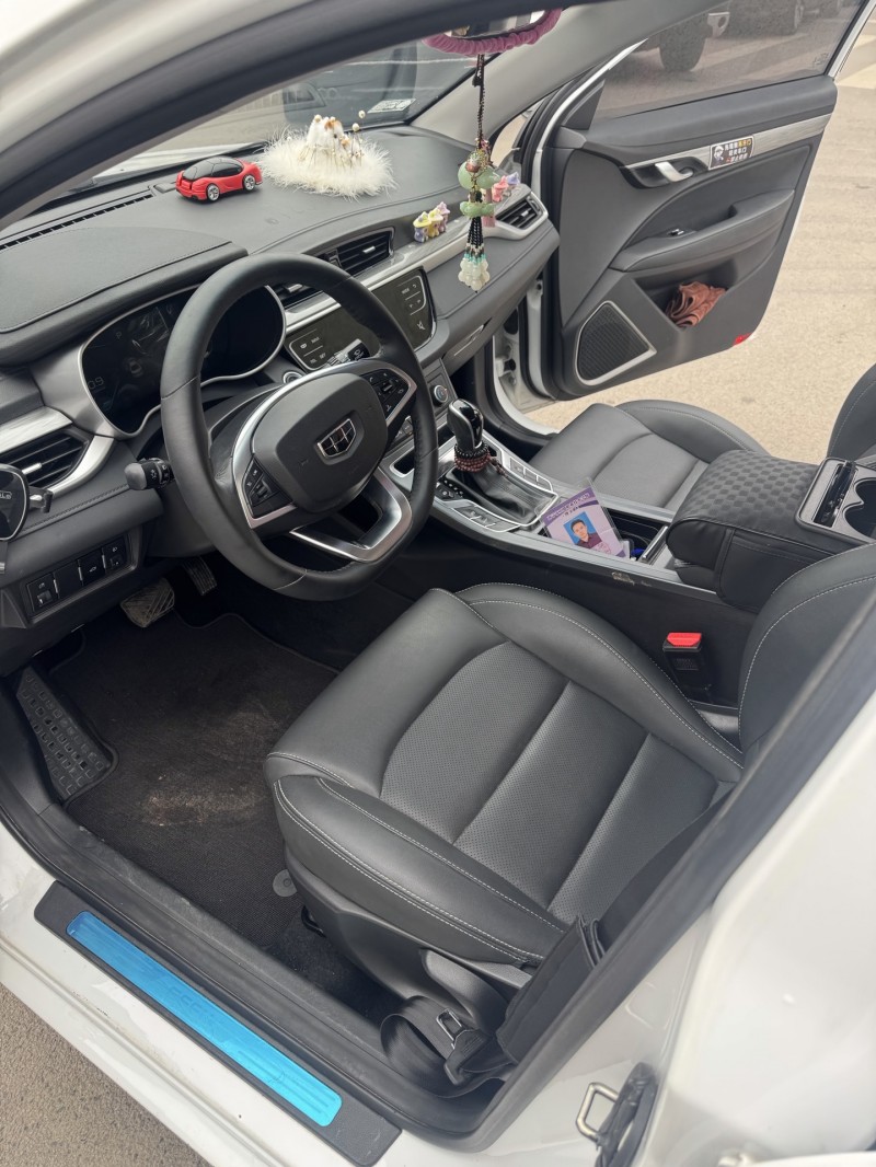 南寧19年吉利帝豪5