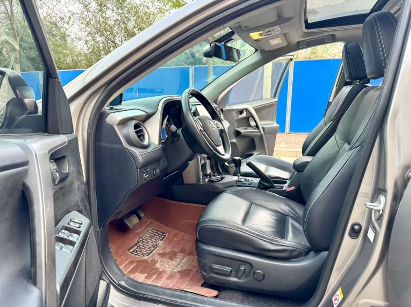 南寧17年豐田RAV43