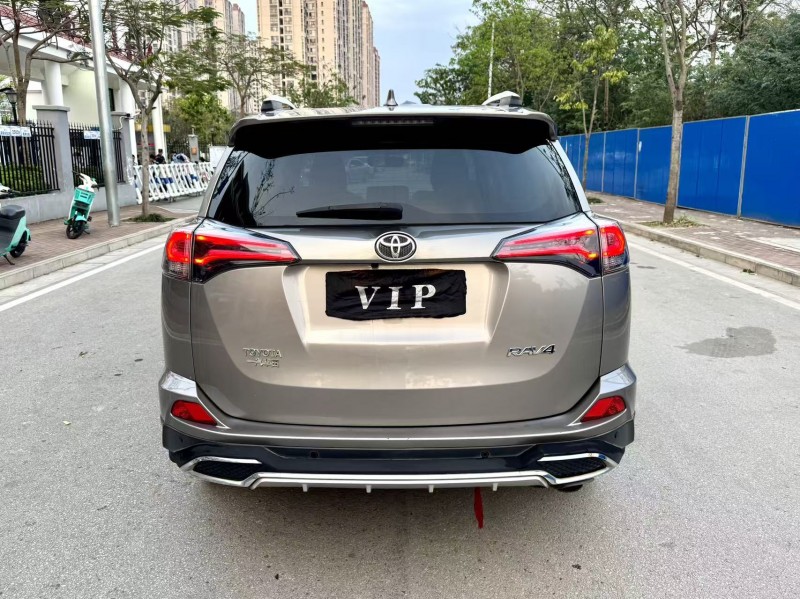 南寧17年豐田RAV46