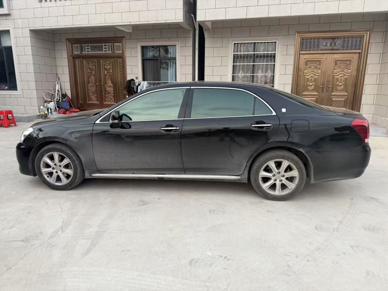 南寧10年豐田皇冠3