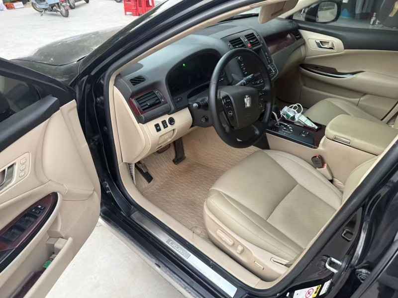 南寧10年豐田皇冠4