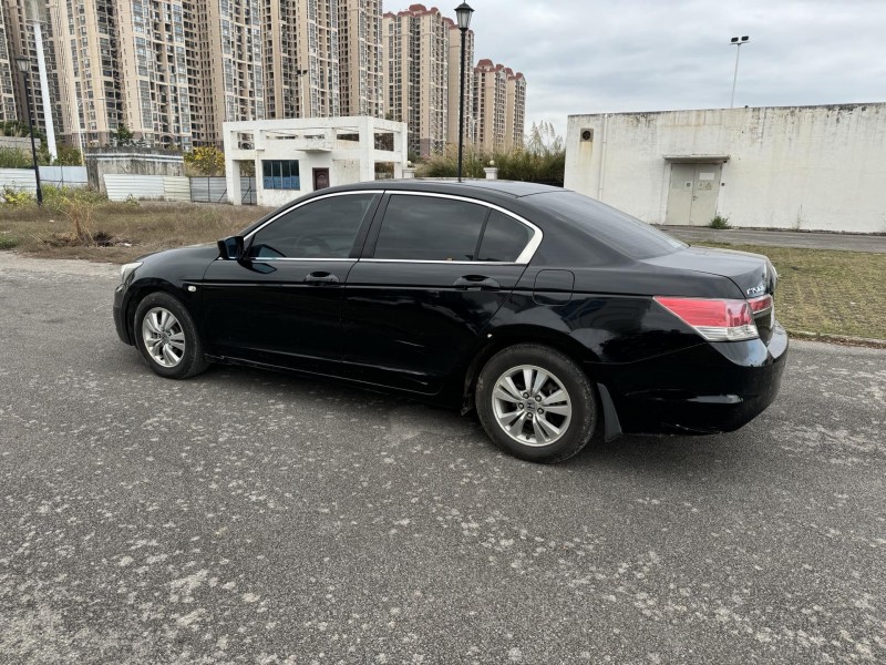 南宁12年本田雅阁4