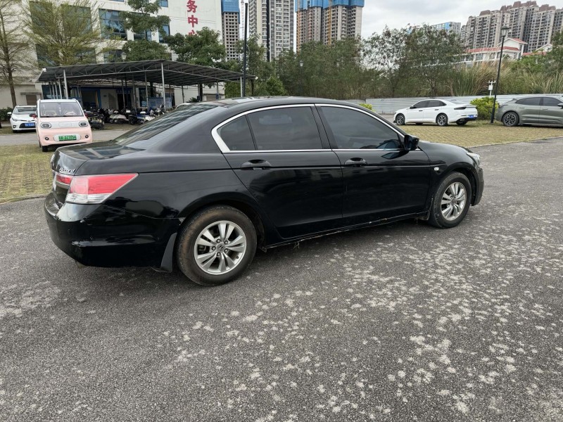 南宁12年本田雅阁8