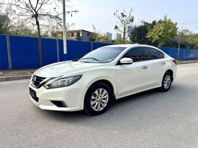 南寧19年日產天籟2