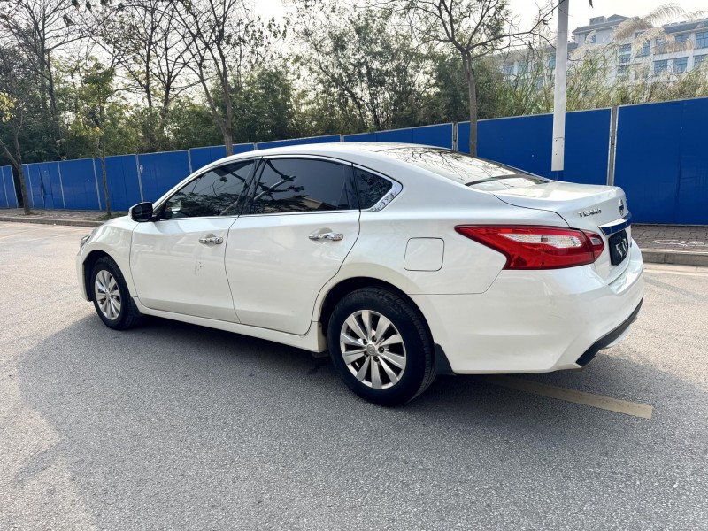 南寧19年日產天籟7