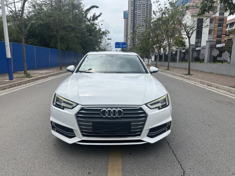 桂林18年奧迪A4L1