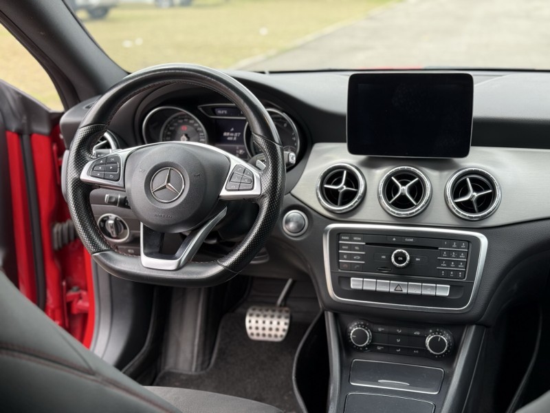 南寧17年奔馳CLA3