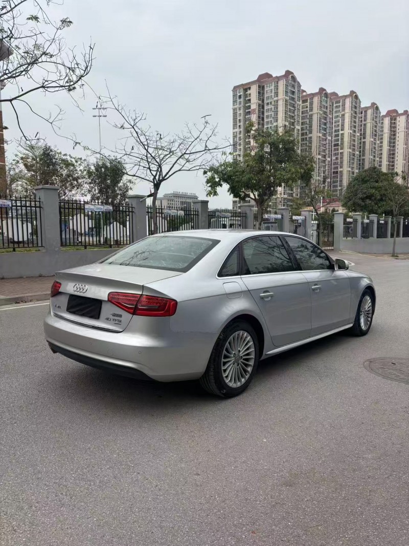 桂林14年奥迪A4L5