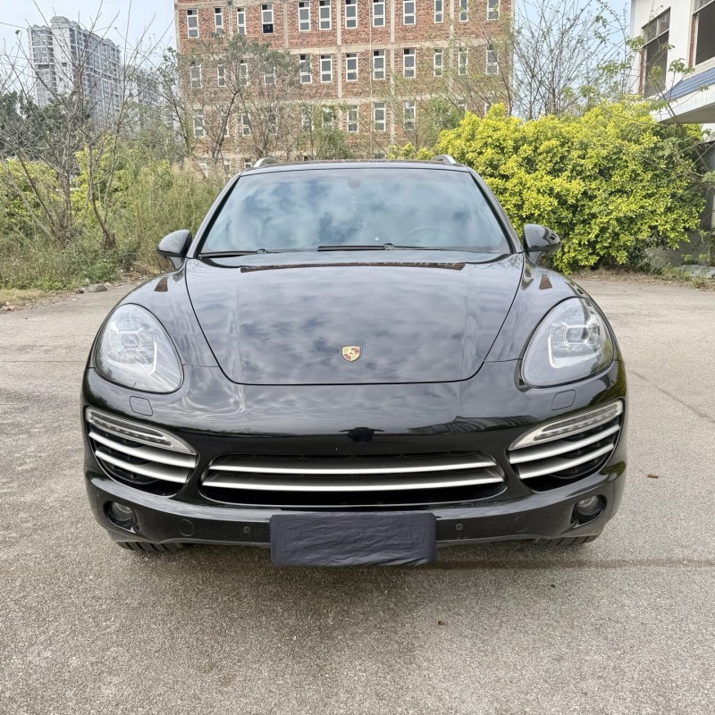 南宁14年保时捷卡宴1